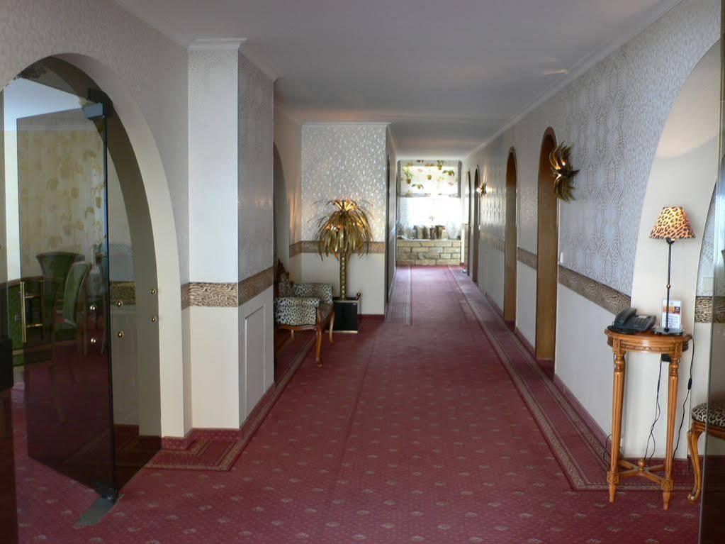Hotel-Restaurant Arneggers Adler Tiefenbronn Exterior photo
