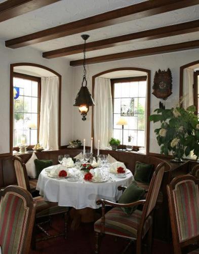 Hotel-Restaurant Arneggers Adler Tiefenbronn Exterior photo